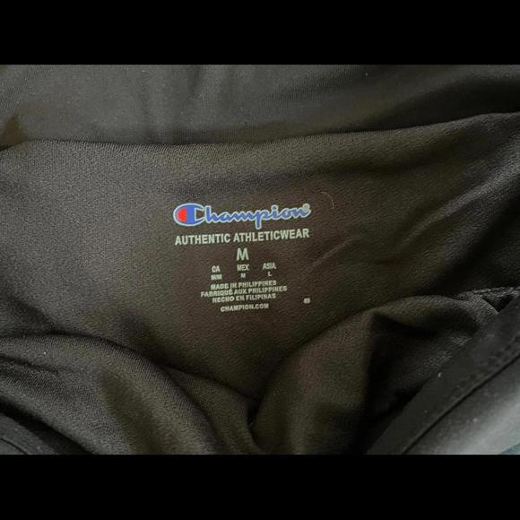 Champion logo running shorts size M - Picture 2 of 3